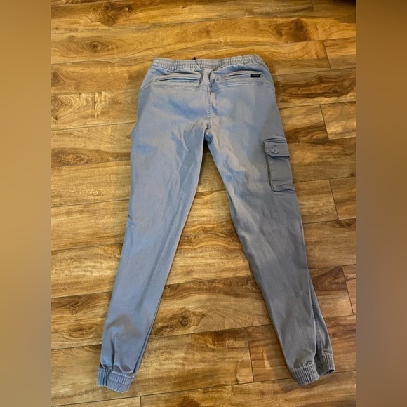 Joe’s Men’s Grey Drop Yoke Cargo Joggers (size small) - Picture 11 of 15